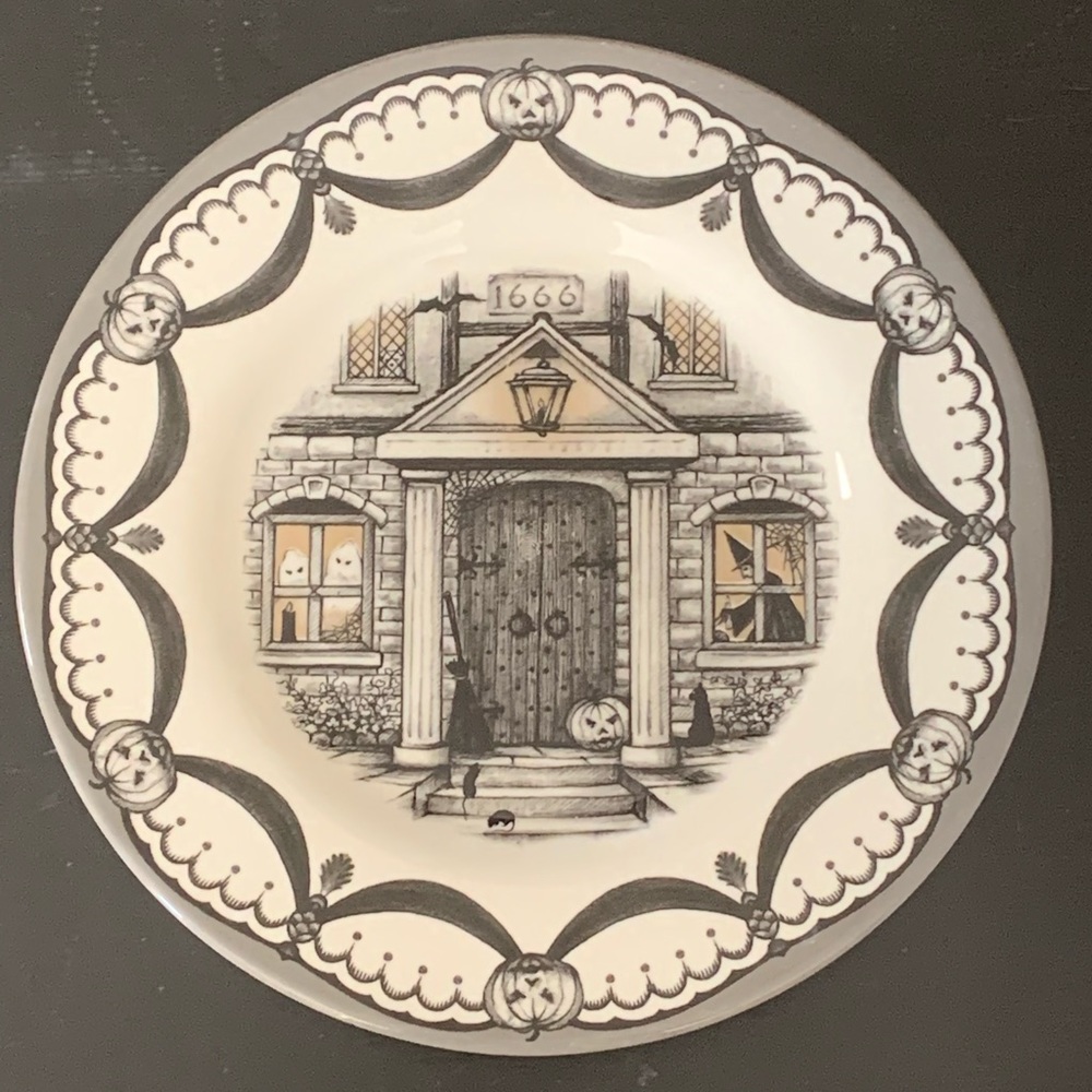 Royal Stafford Haunted House 8 5/8” Halloween Salad Plate - Witch Ghost Pumpkin